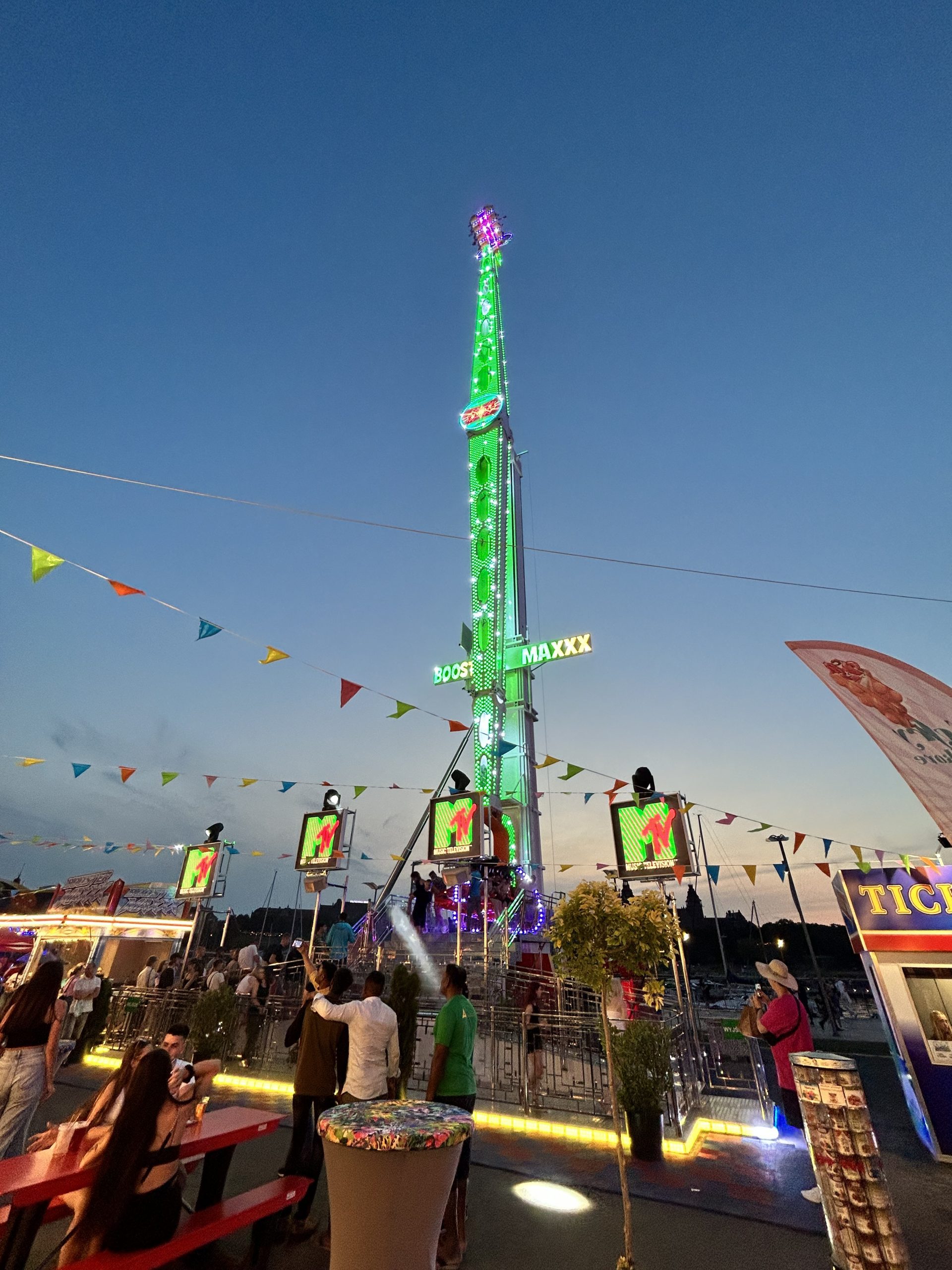  Attraktionen • Zwickauer Schaustellerverband e.V. 